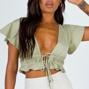 💚💚PRINCESS POLLY GREEN TIE FRONT TOP💚💚